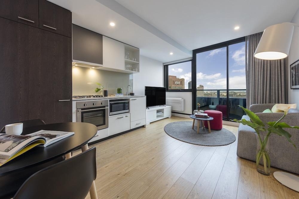 Oaks Melbourne Southbank Suites Exterior photo
